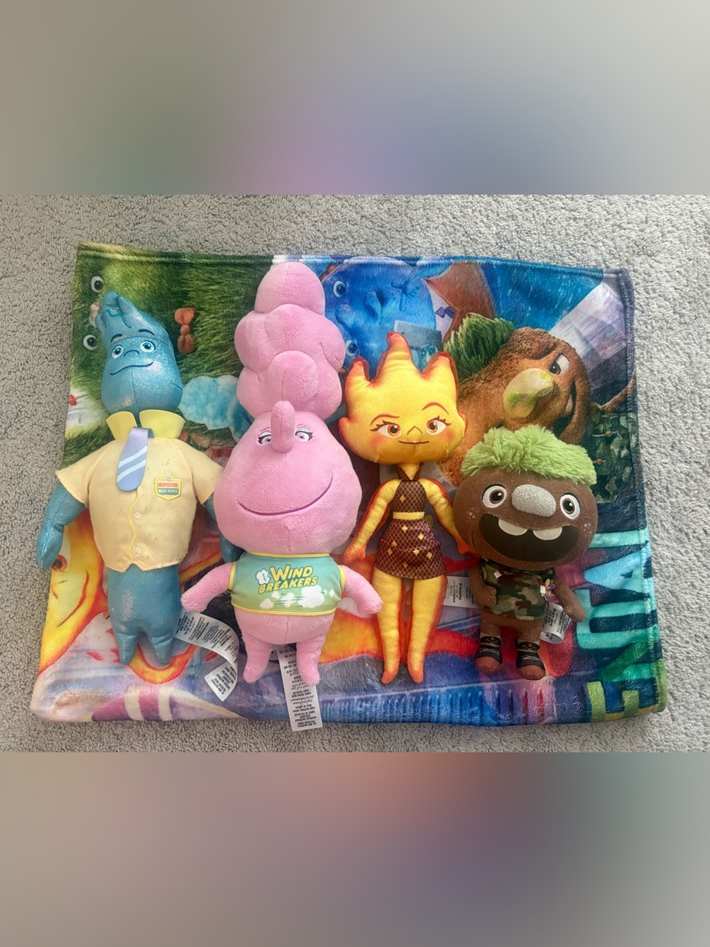 Elemental plush bundle and blanket